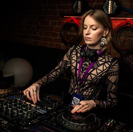 DJ Tatiana - The Frequencies Podcast 13