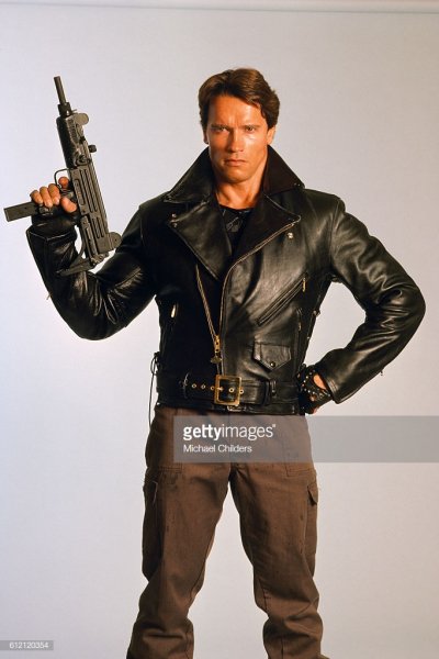 austrianborn-american-actor-arnold-schwarzenegger-stars-in-mo