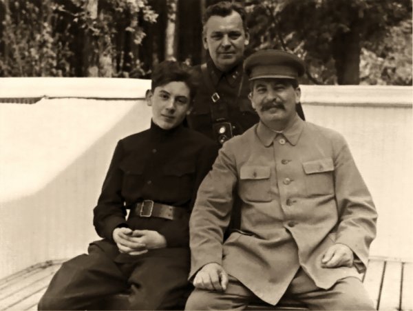 Василий Сталин, Николай Власик, Иосиф Сталин, 1935 год