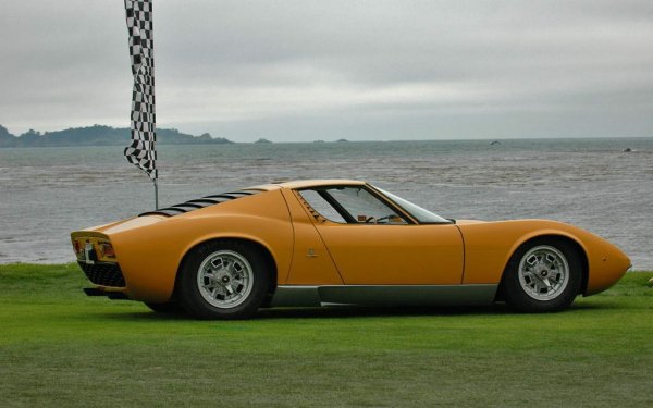 01-lamborghini-miura