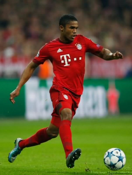 Douglas Costa