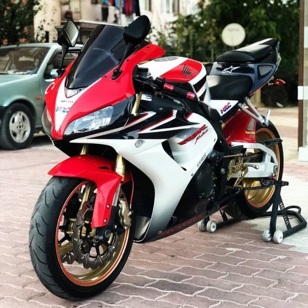 Pd5LS698vDg