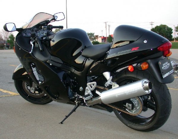 Suzuki-GSX1300-Hayabusa-8