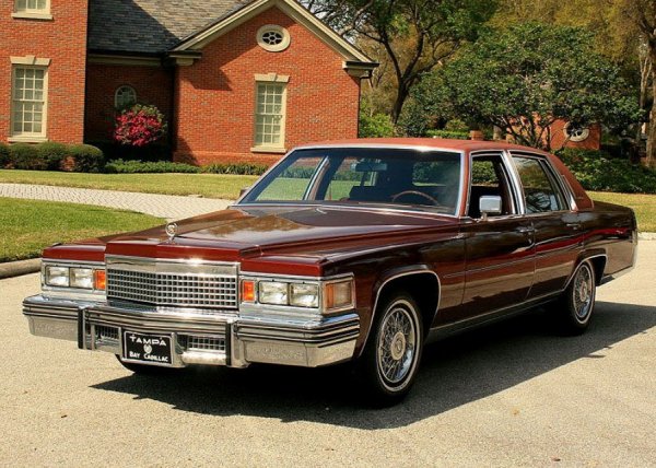 Cadillac Fleetwood Brougham Luxury Sedan 425