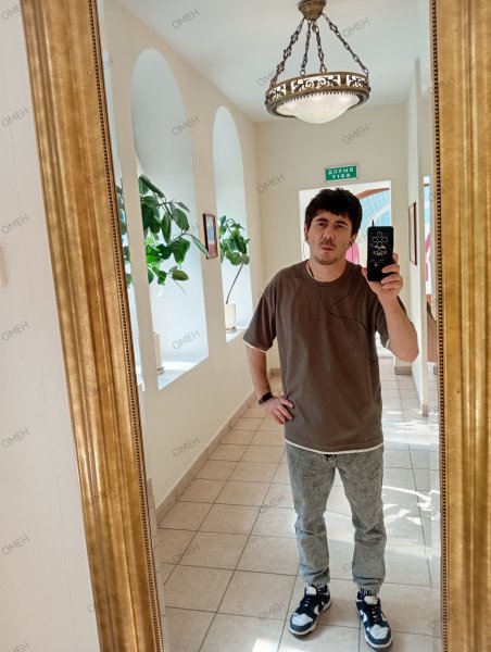 picture_387421071