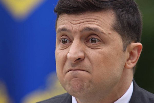 Зеленский отказался принять в Киеве президента