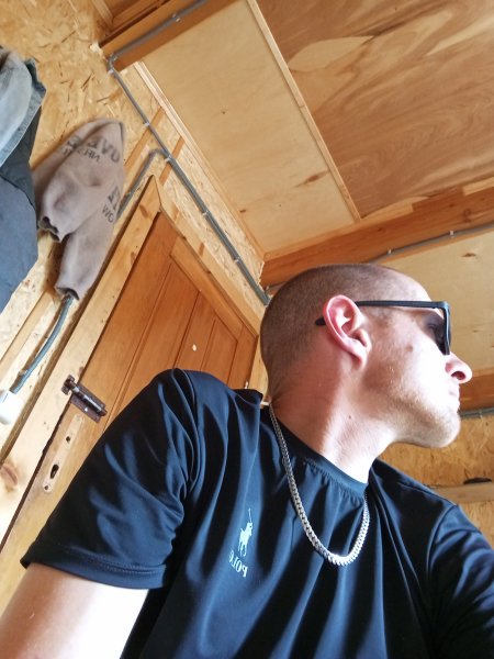 picture_368128905