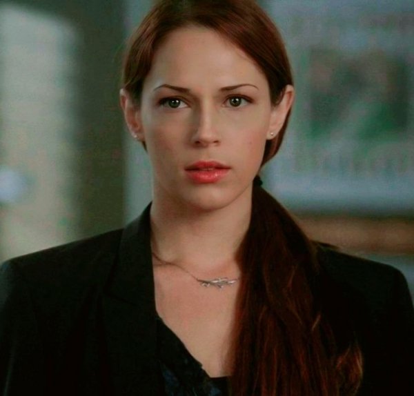 Amanda Righetti