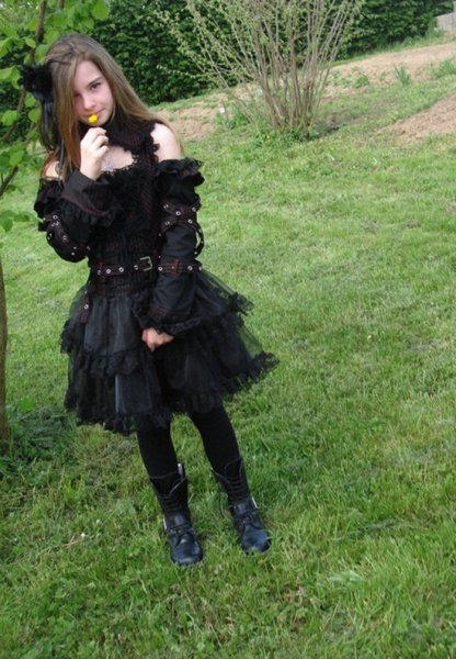 gothic-girl-24