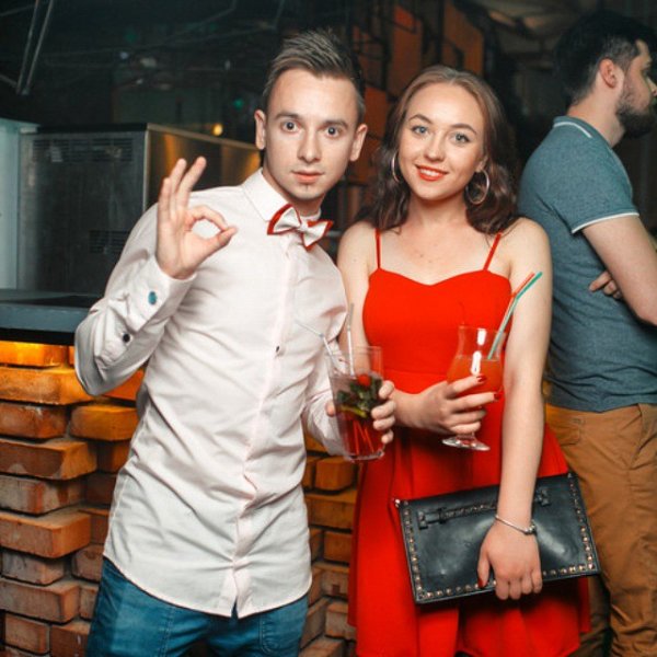 В клубе