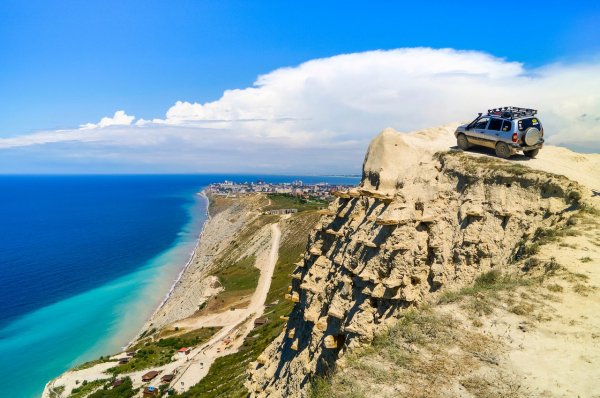 Анапа. Ласточкины гнезда