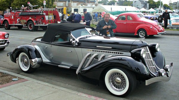 Auburn Supercharged Boattail Speedster ..