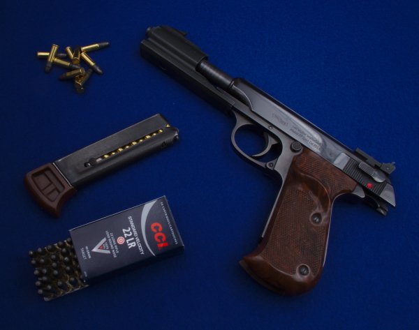 px-Walther PP Sport .22LR Pistol (11205826305)