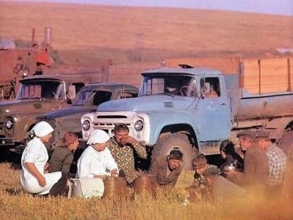 Обеденный перерыв в поле