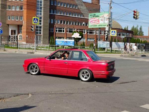 BMW 316I 1989 красный
