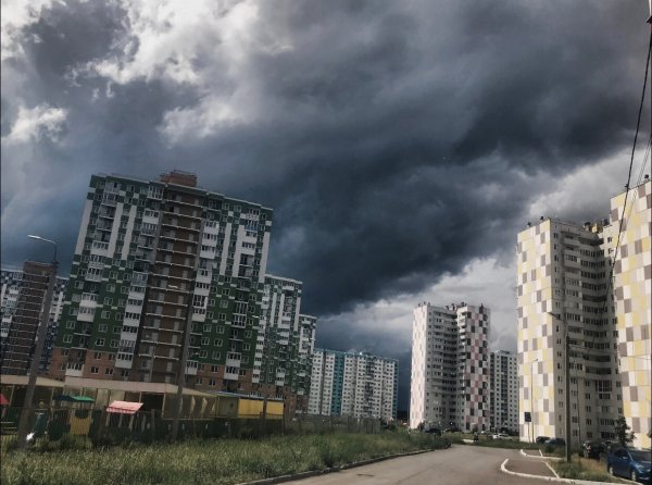 Тучи над городом встали