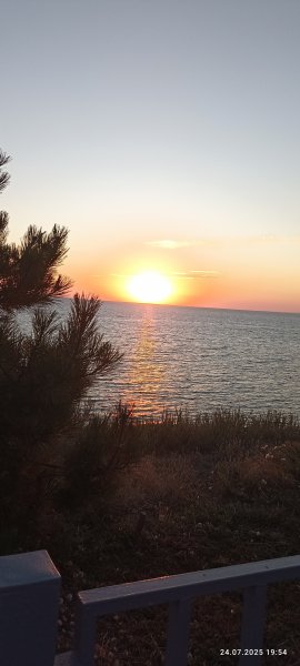 Анапа. Закат на море. Высокий берег