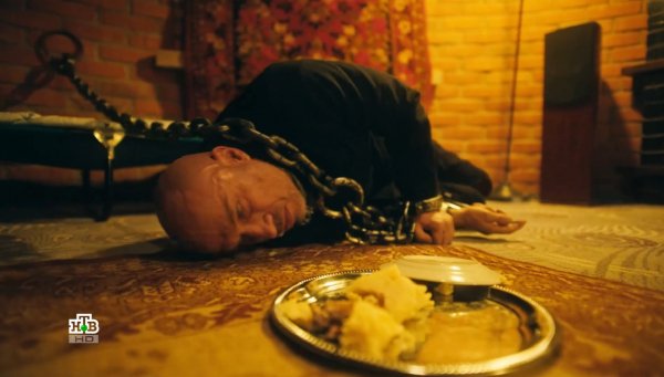 Срём в башмак 688
