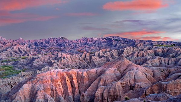 Baddest-of-the-badlands-8k-bc-5120x2880