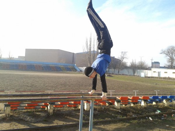 стойка на руках,брусья.Street Workout