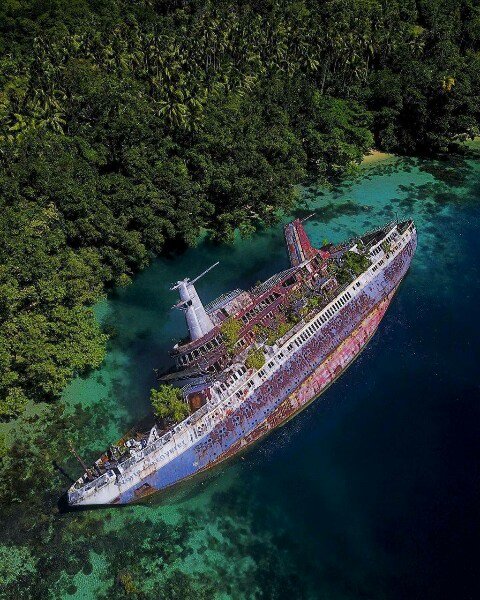 Заброшенный круизный лайнер World Discoverer. Соломоновы ост