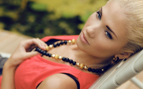 Wallpapers Girls 240 (015)