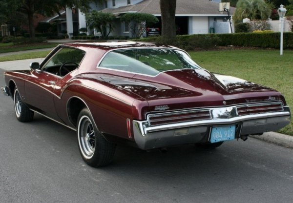 Buick Riviera Luxury Coupe 455-250 HP
