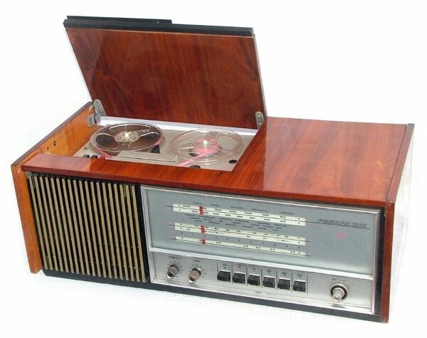 Магнитола Рекорд-301. 1971г.