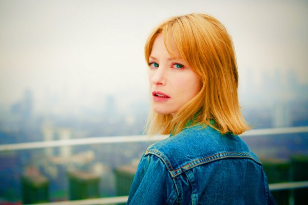 sienna guillory 4113333 1920 1280 by disturbed