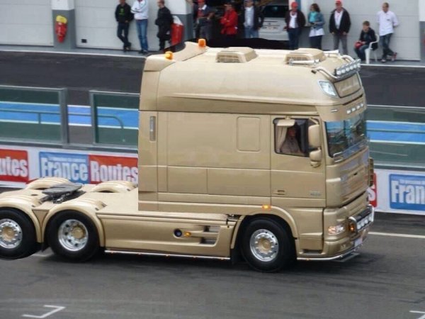 SKR01473tj0