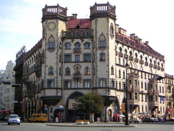 Дом с башнями в Санкт-Петербурге. Историческое