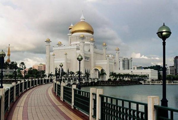 mosque-in-brunei-sultan-omar-ali-saifudd