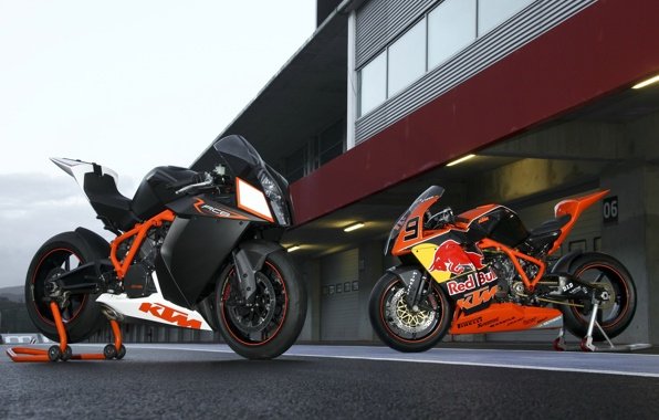 motocikl-ktm-rc8-rc8r-red-bull