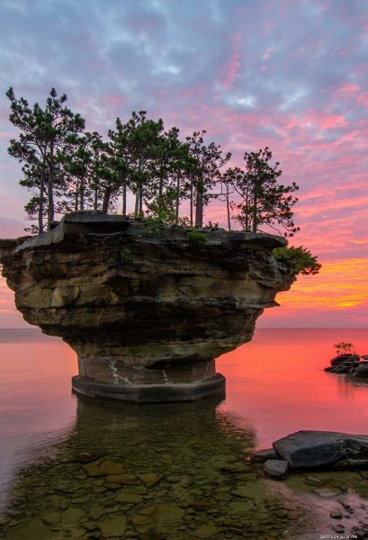 Turnip Rock (Skala Repa)-