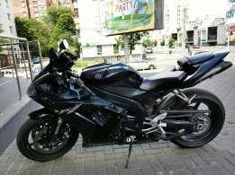 Yamaha R1 6