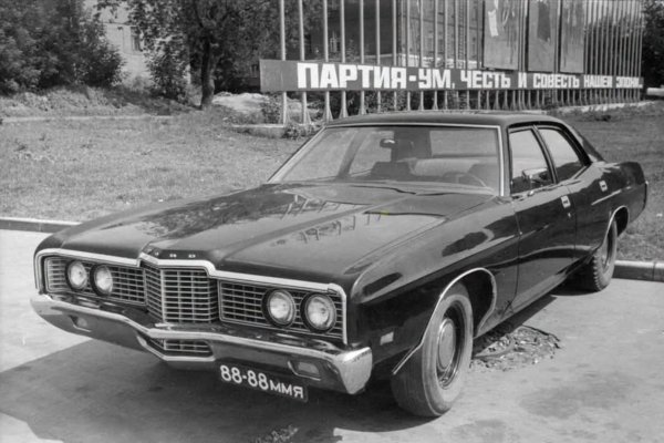Американский полноразмерный седан Ford Galaxie 500,1972 год